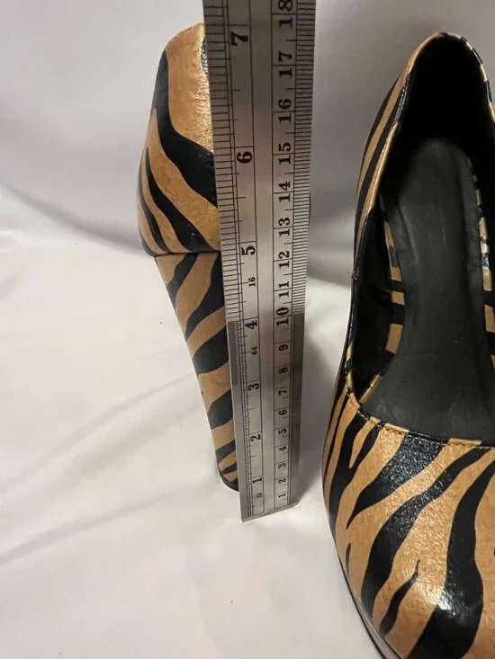 Forever 21 Tiger Print Platform Heels – Size 8 – NWOT - Picture 15 of 16